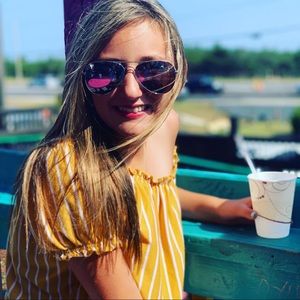 Meet your Posher, Abby